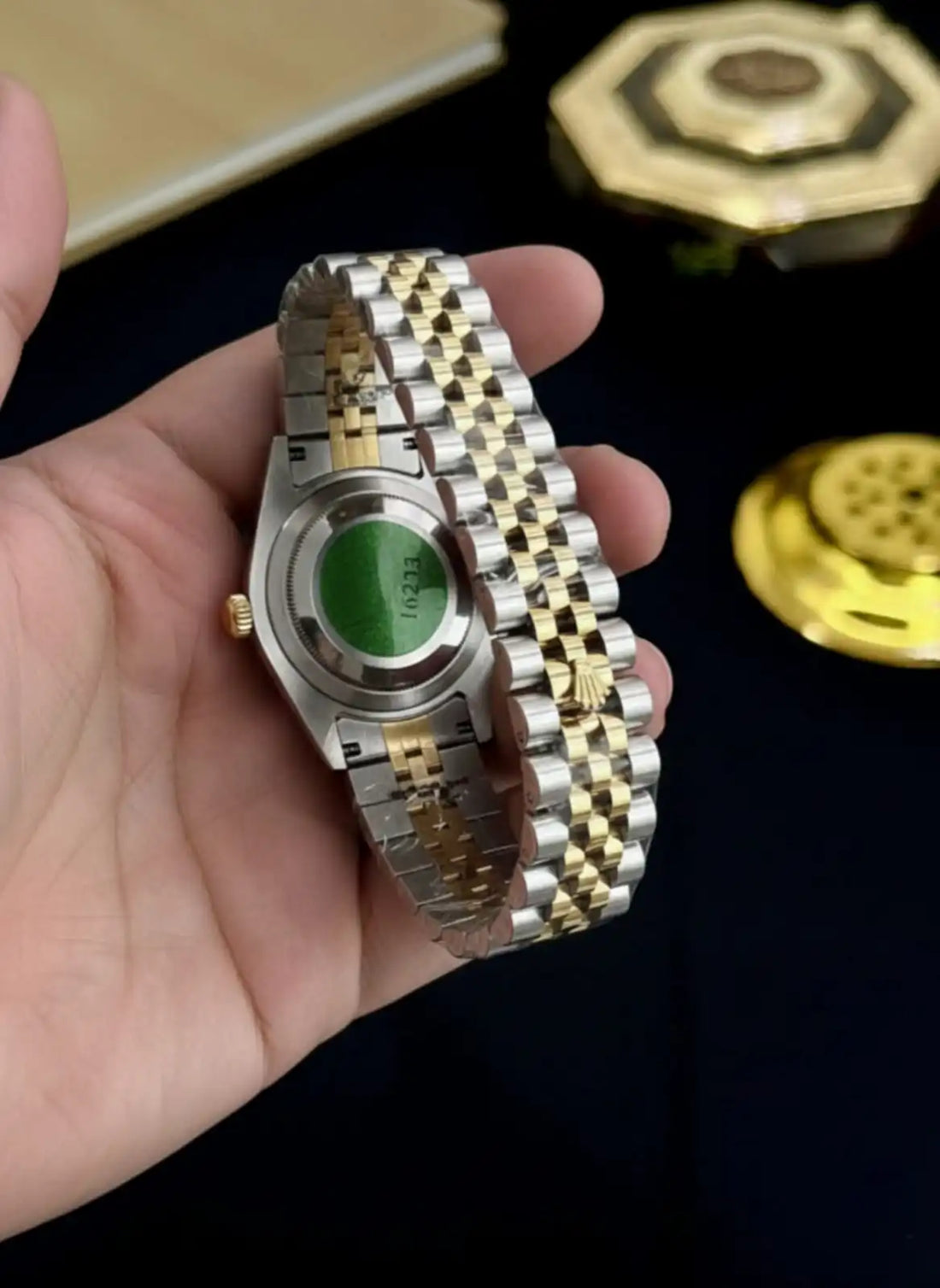 Men’s Two-Tone Gold & Silver Diver Watch in Pakistan – Black Bezel, Jubilee Bracelet