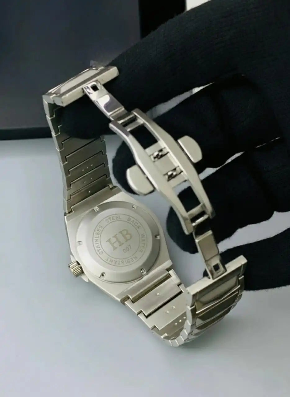 Men’s Luxury Hublot-Inspired Watch in Pakistan – Diamond Cut Case with Date Function, Silver & Black